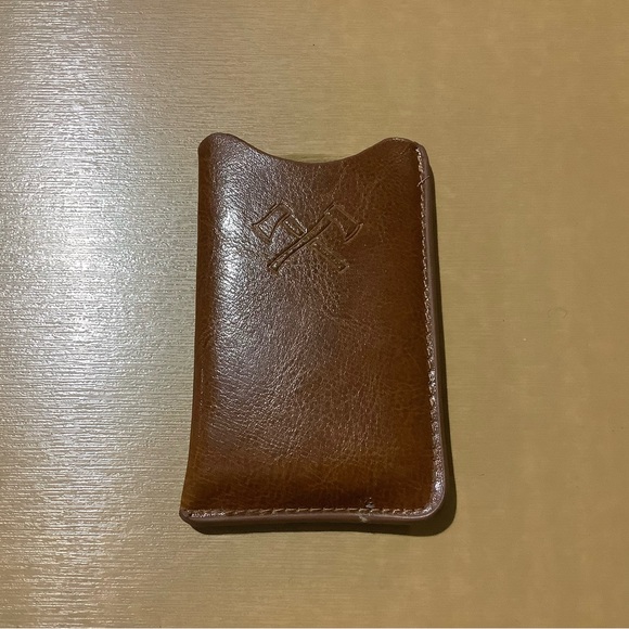 Lumberjack wooden comb and case set - Picture 5 of 5